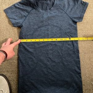 Womens XS Lululemon shirt
